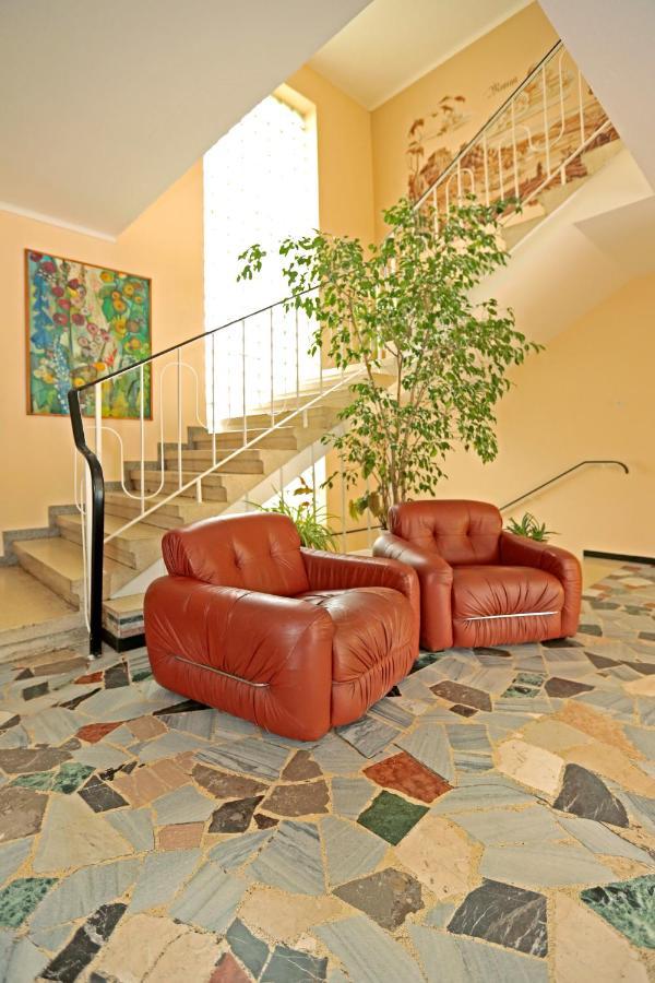 Hotel Reineldis ムレック エクステリア 写真