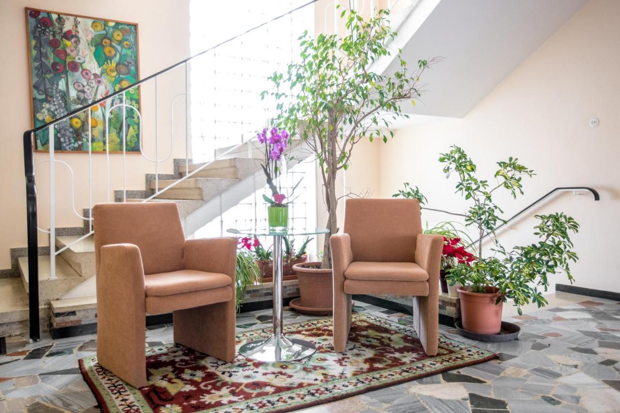 Hotel Reineldis ムレック エクステリア 写真